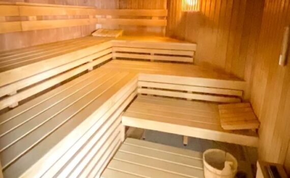 Finnischer Sauna zur Erholung nach dem Training.